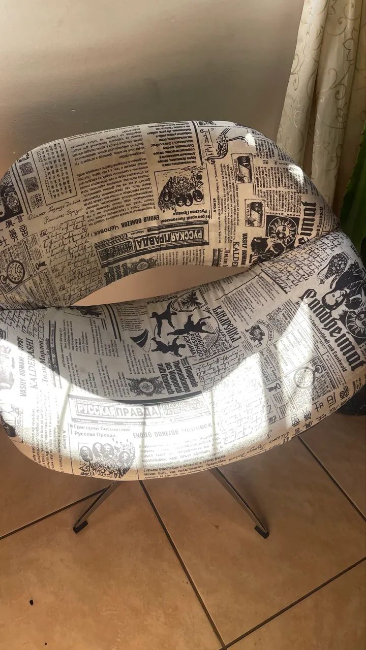 Poltronas  2 iguais 400 as duas 