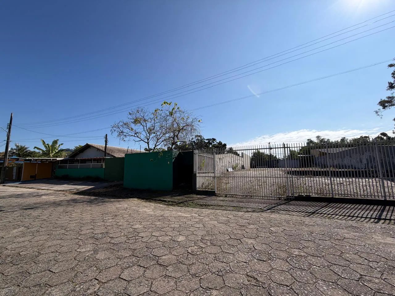 Excelente oportunidade 3 terrenos planos, lado a lado, com 1.080m2, com uma casa em 1 lote - Foto 3