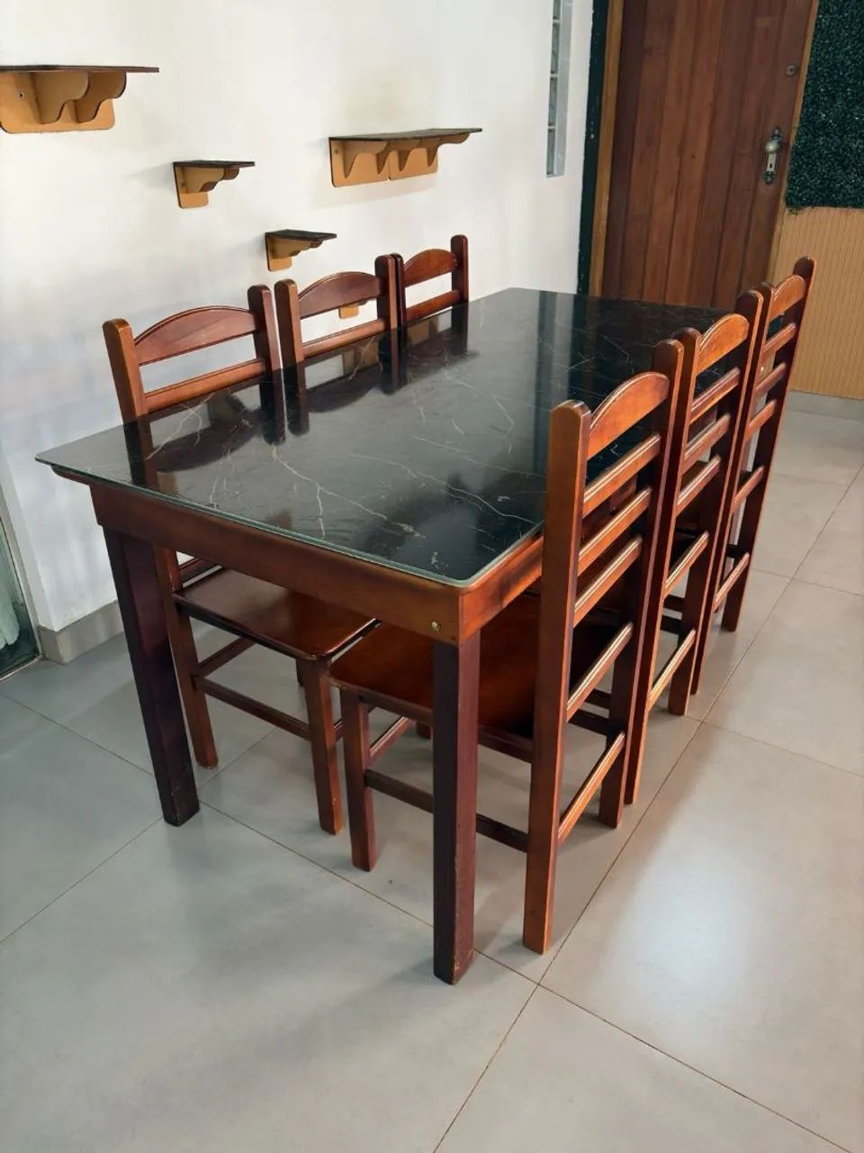Mesa em Madeira com tampo de Vidro