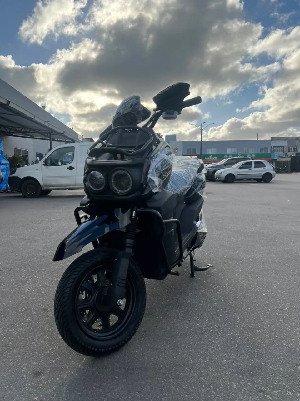 MOTO ELÉTRICA TANQUE