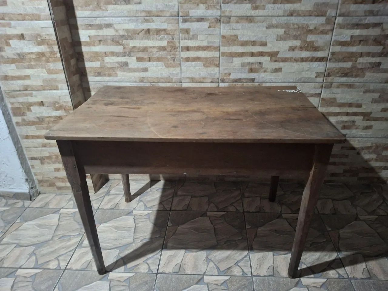 Vendo mesa antiga de madeira de lei - Foto 2