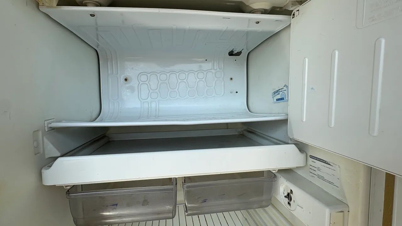 VENDO DUAS GELADEIRAS (uma com defeito) - Foto 5