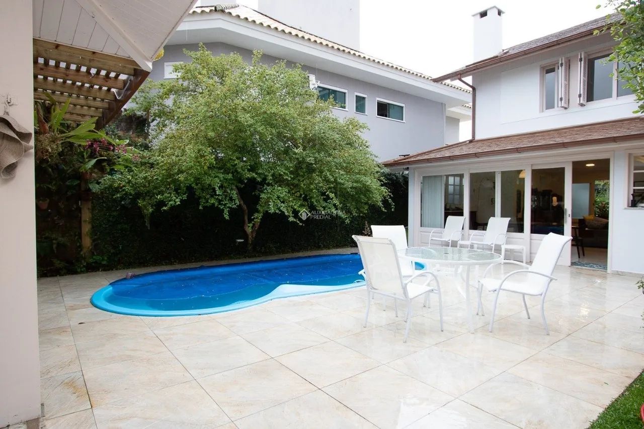 Casa de 4 quarto no Canto da Lagoa, Condomínio Saulo Ramos