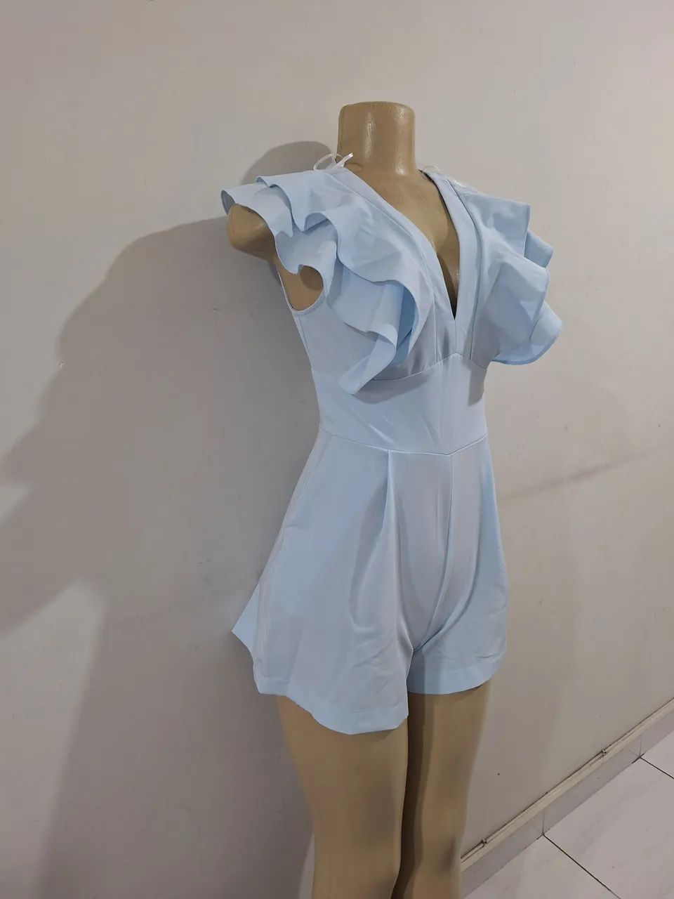 Macacão feminino com babado - Foto 3