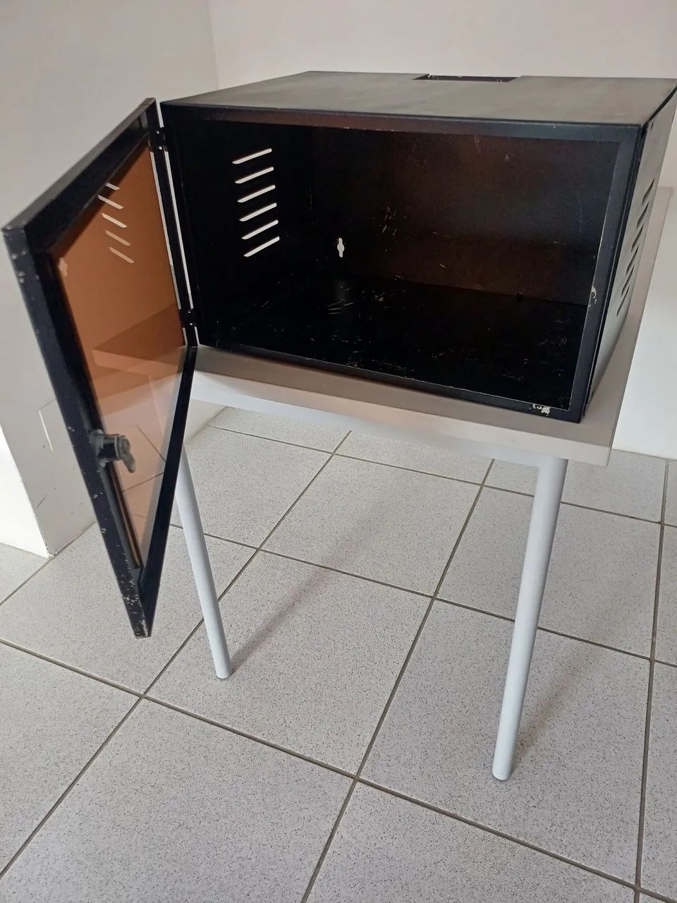 rack de parede padrão 19 polegadas