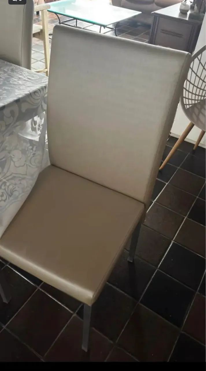 Mesa para sala de estar grande com 8 cadeiras.   - Foto 4