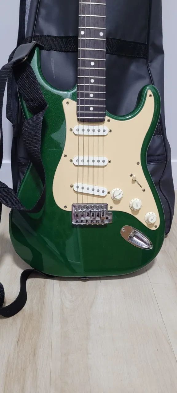 Guitarra Eagle Verde + amplificador - Foto 3