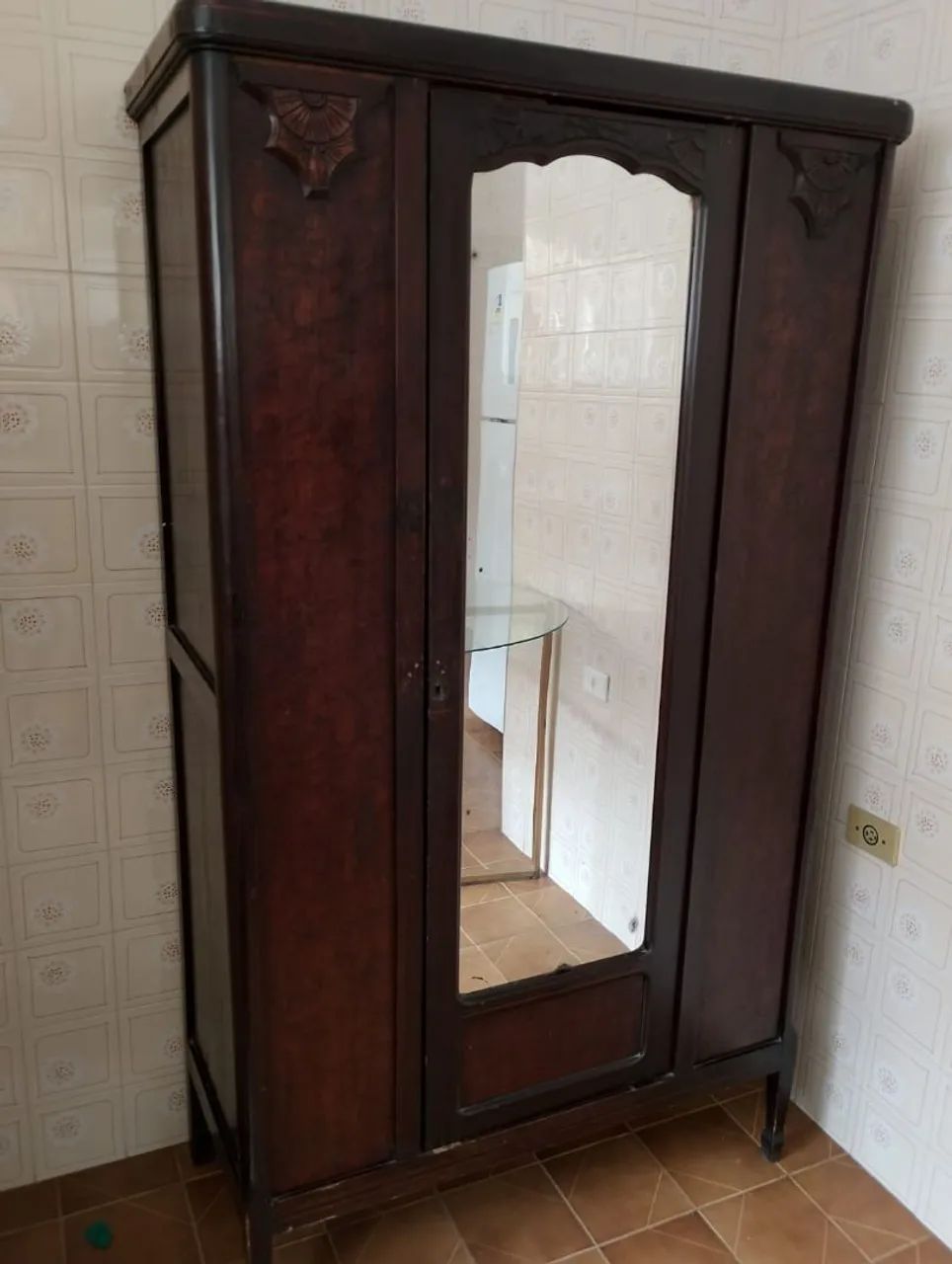 Guarda roupa antigo 