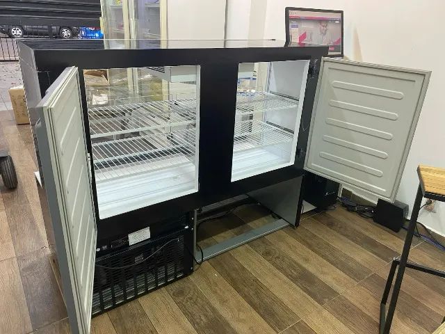 itrine Refrigerada Ar Forçado GPFA-140R PR Preta Gelopar Vidro Reto - Foto 4