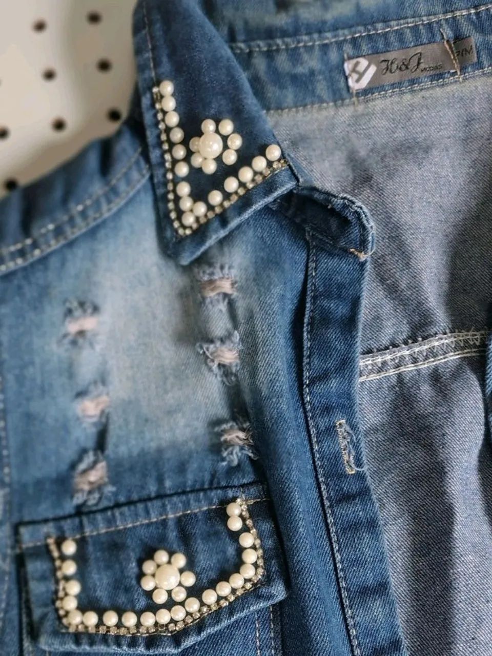colete jeans h&f modas com pérolas m - Foto 2