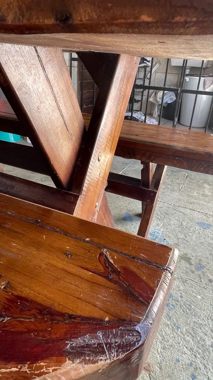 Mesa de madeira com bancos - Foto 4