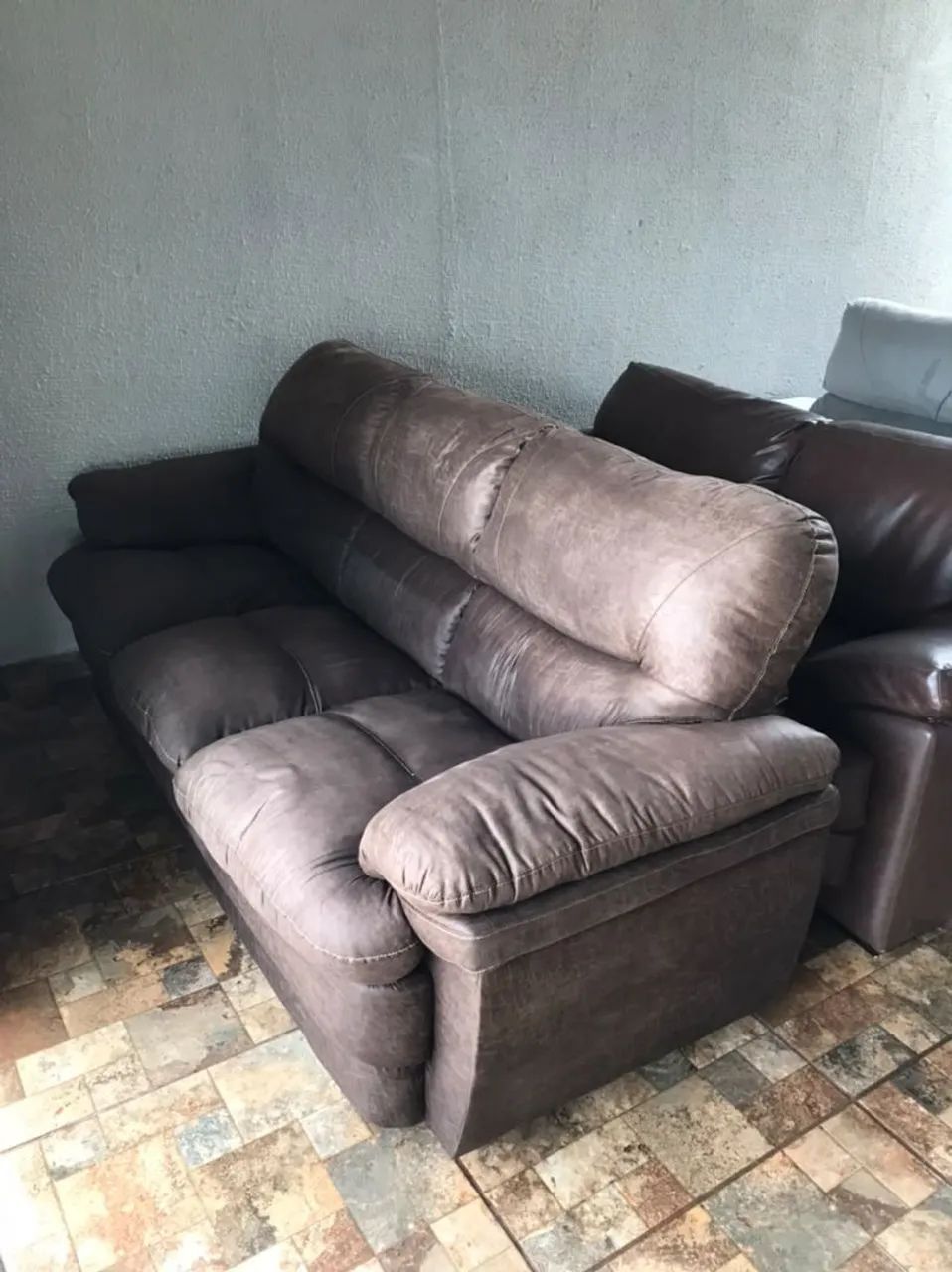 Sofás em Couro Macio ou Firme Semi novo<br> - Foto 4