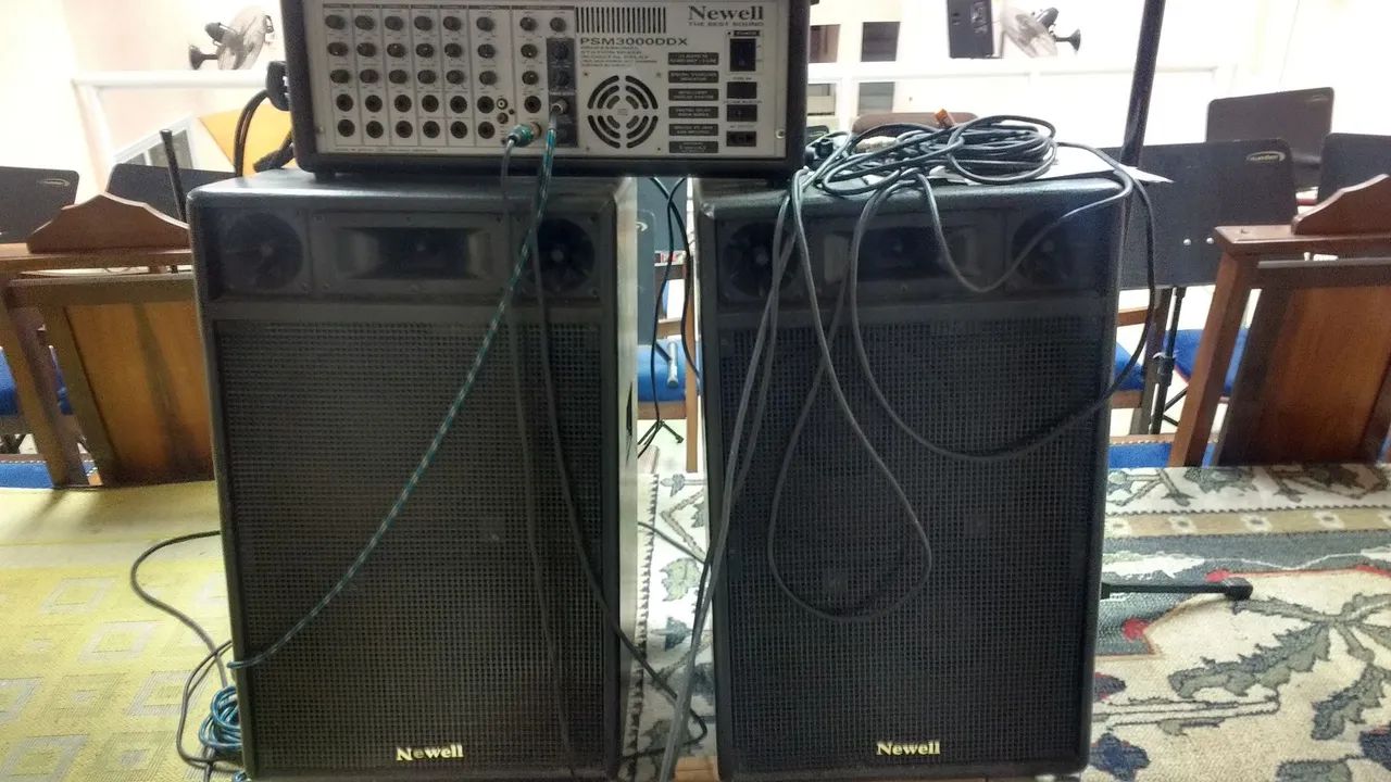 Amplificador com duas caixas para vozes  - Foto 3