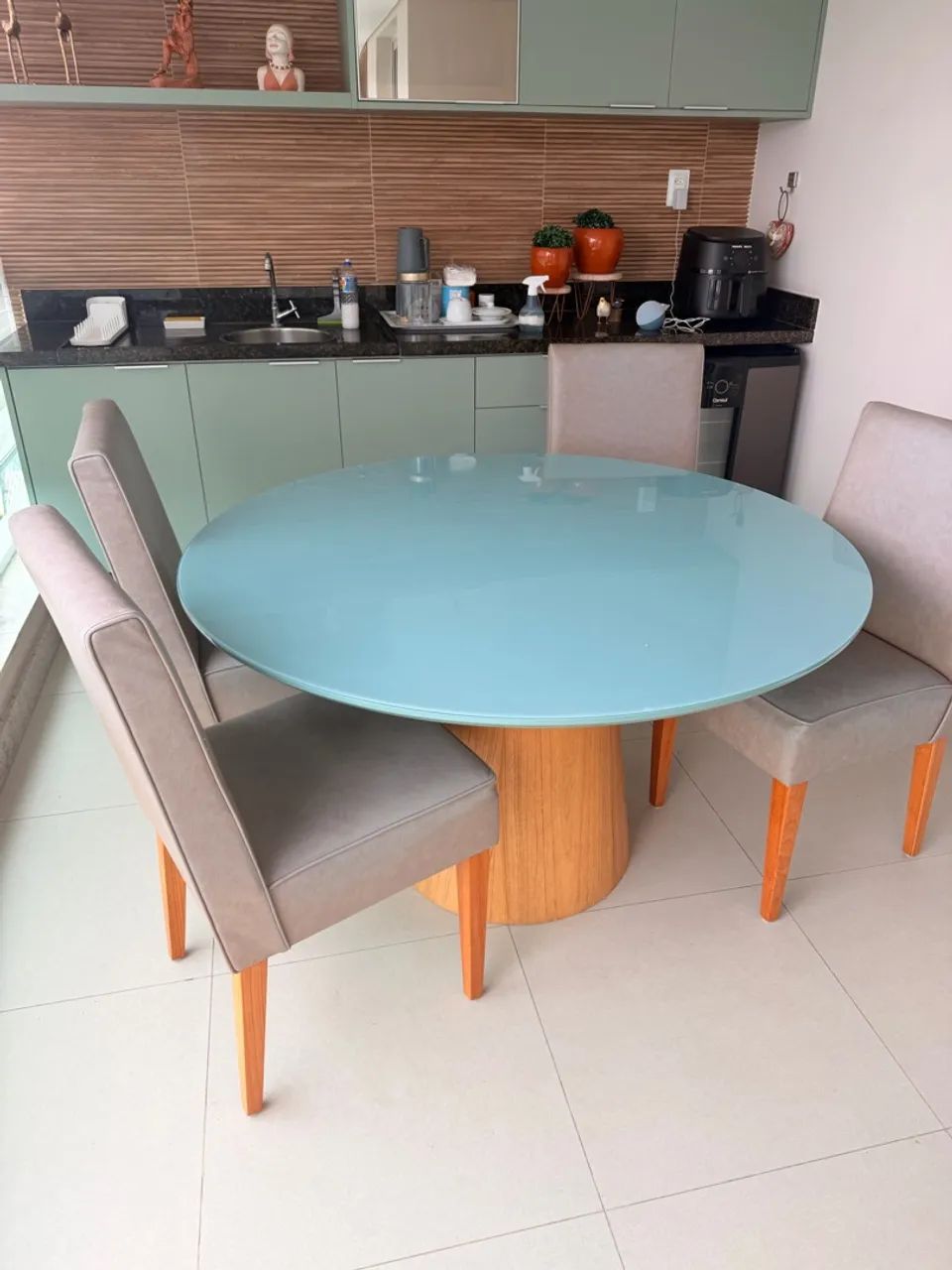 Mesa de jantar e 4 cadeiras - Foto 3