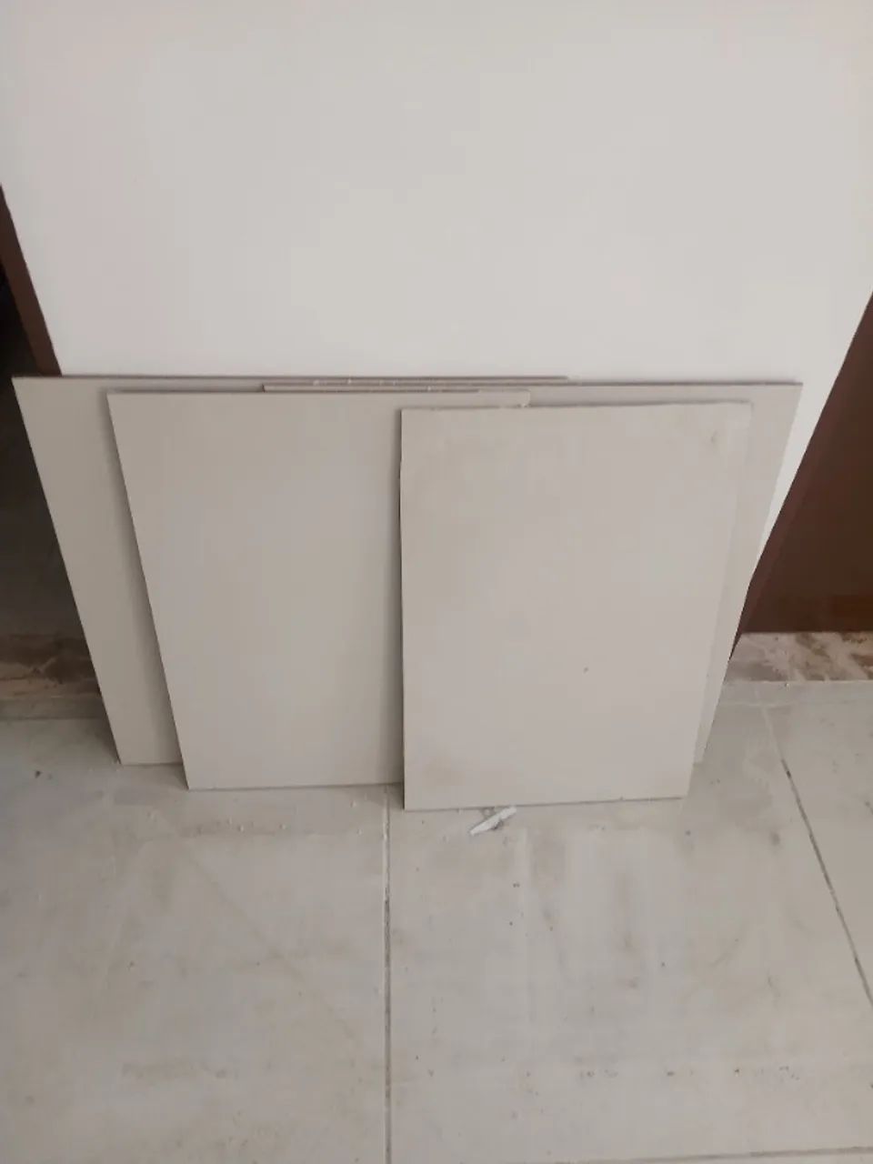 Cerâmicas Novas Elizabeth Excelente Qualidade Super Resistente Cor Bege!