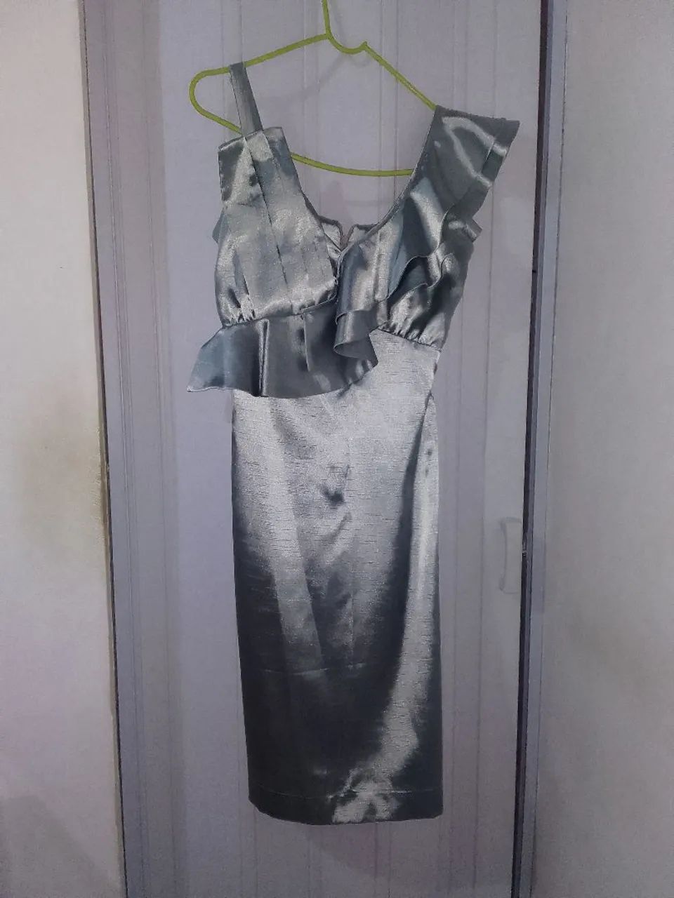 VESTIDOS DE FESTA EM  PERFEITO ESTADO