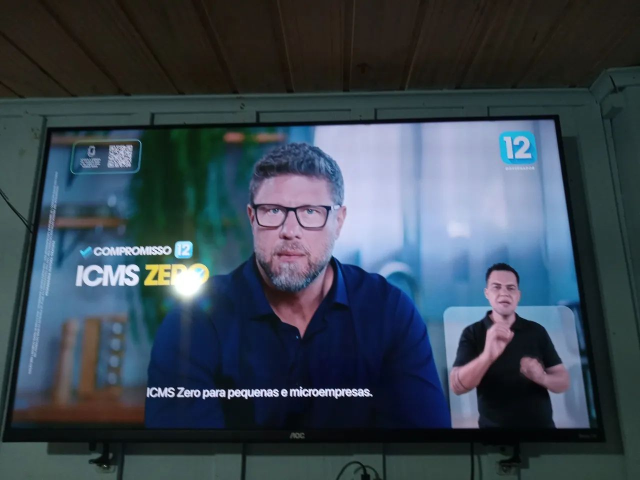 Vendo TV Roku 43 polegadas 1 ano de uso só 