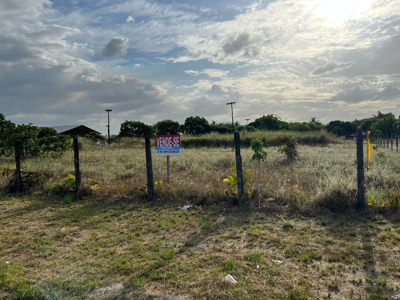 Terreno com excelente metragem,localização privilegiada e precinho espetacular. - Foto 4