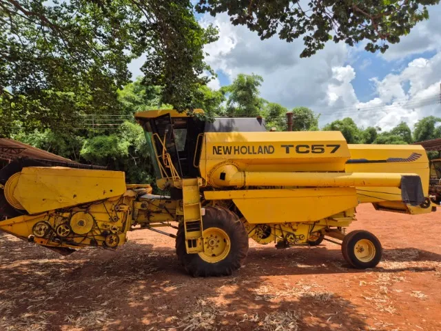 Colheitadeira TC5090 - 2015 - Tratores e máquinas agrícolas