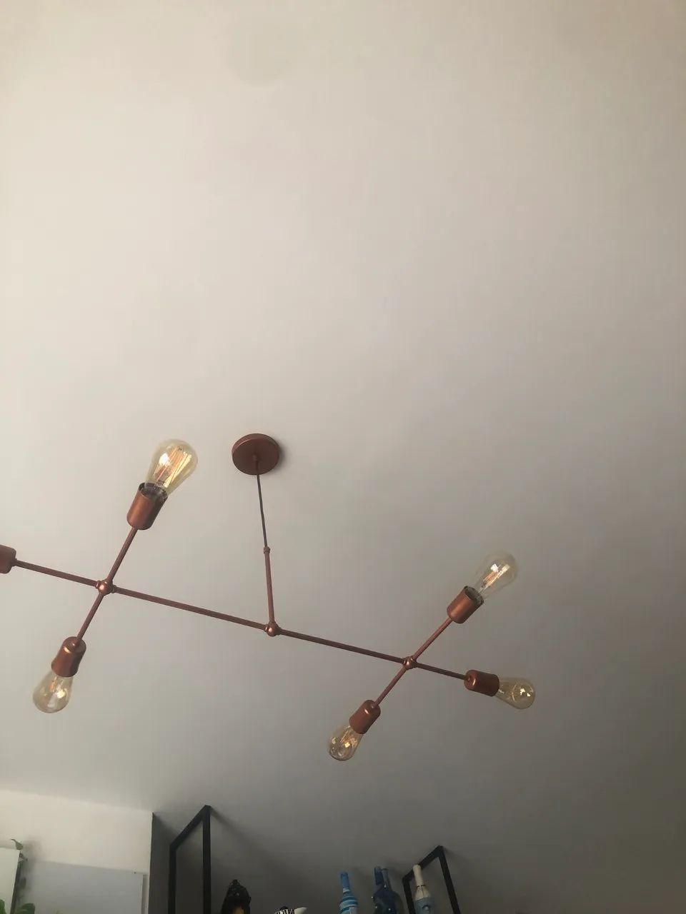 Lustre lindo com lâmpada 