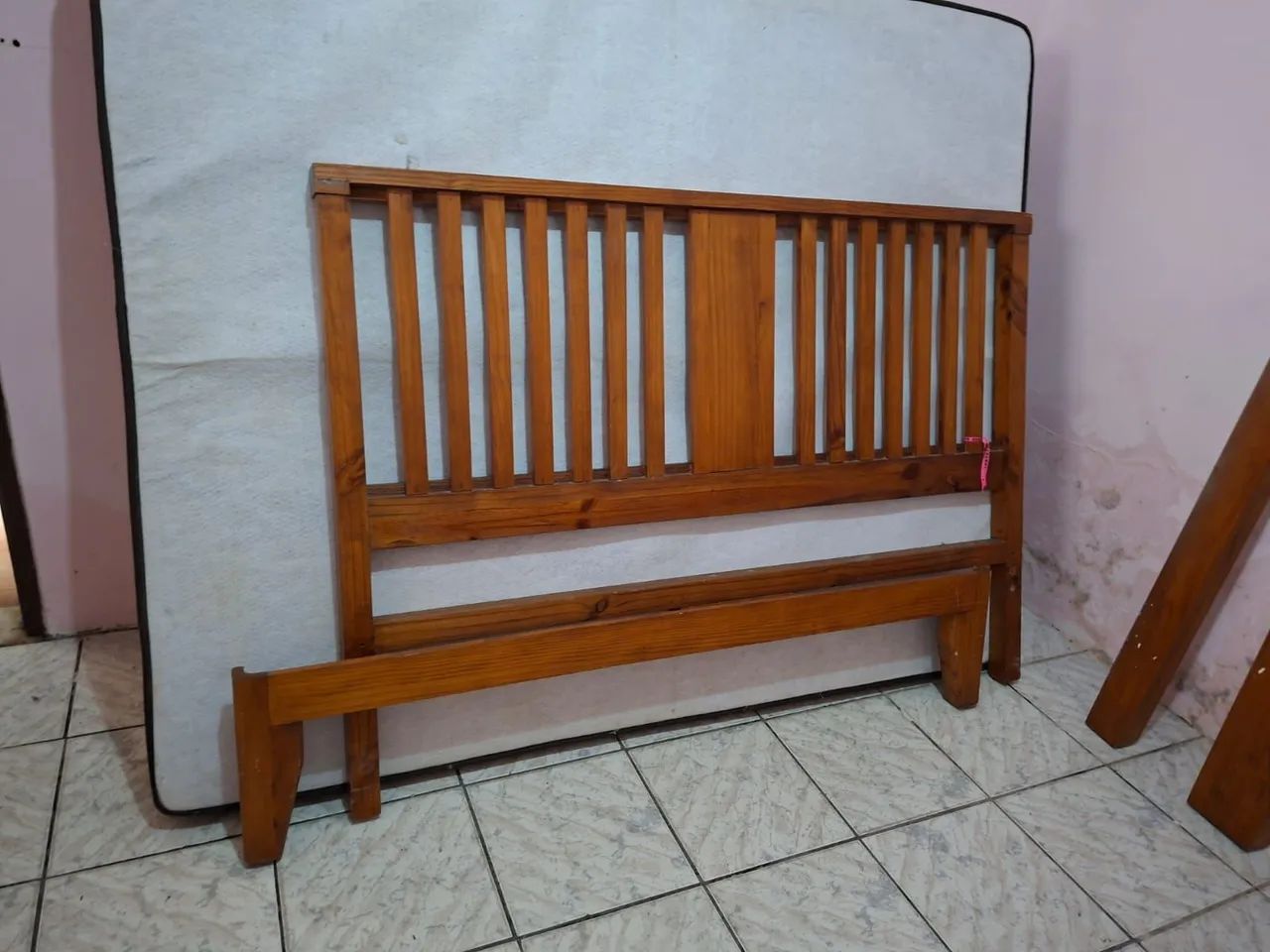 Cama Queen Madeira R$1.500,00 - Foto 3