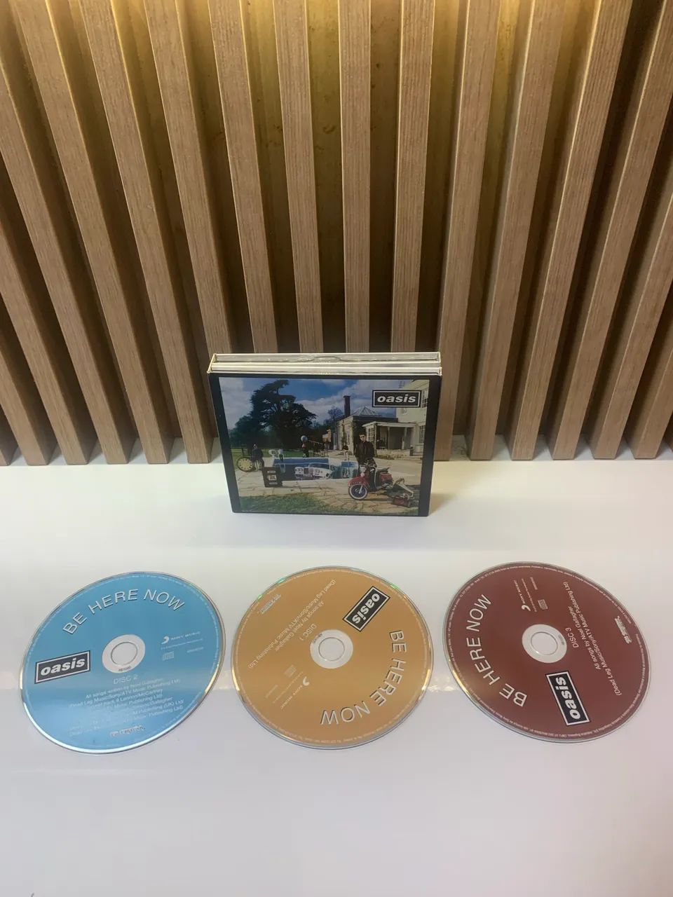 Oasis - Be Here Now (Box 3 CDs) - Excelente  - Foto 2