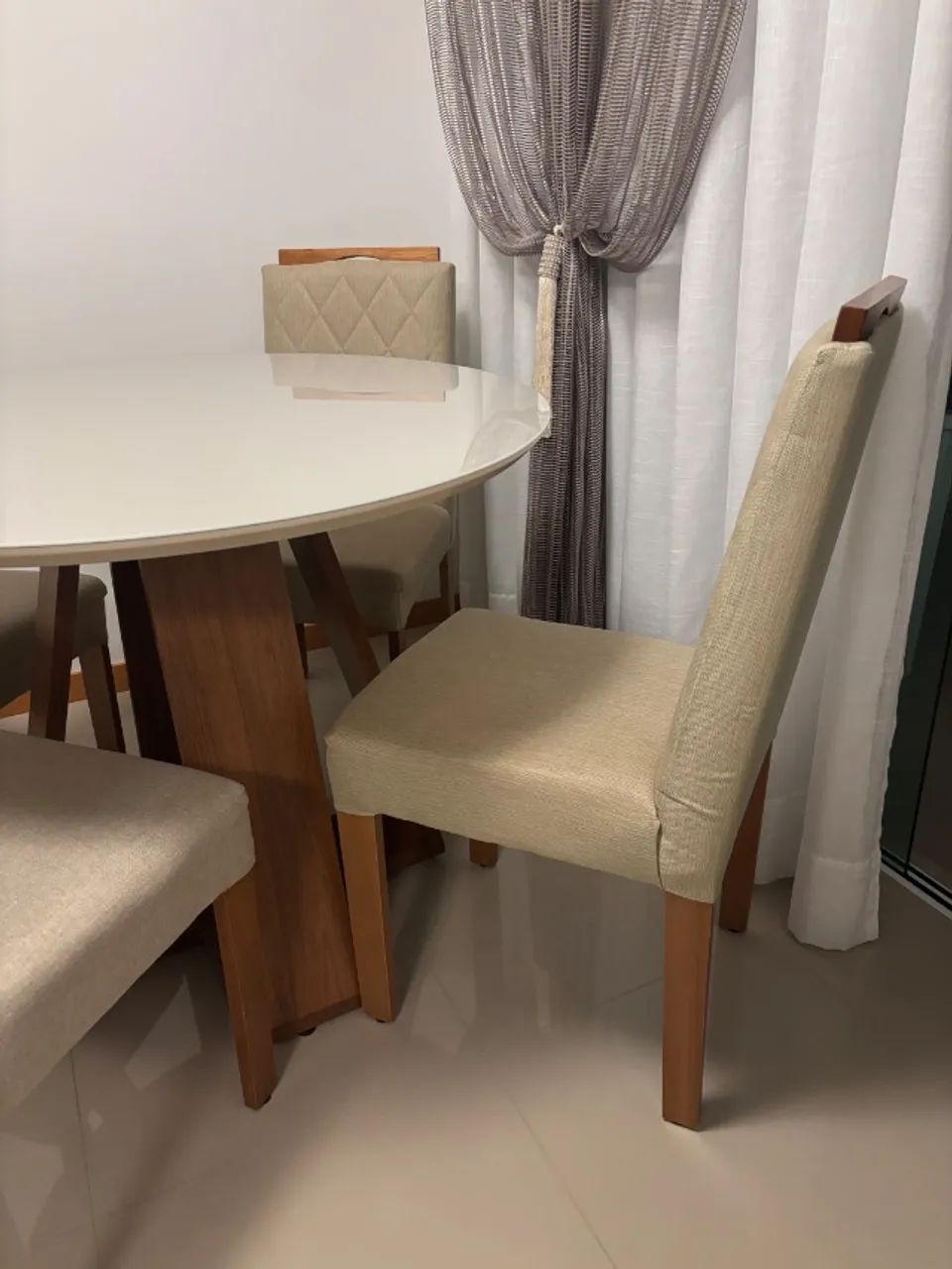 Mesa com 4 cadeiras - Foto 2