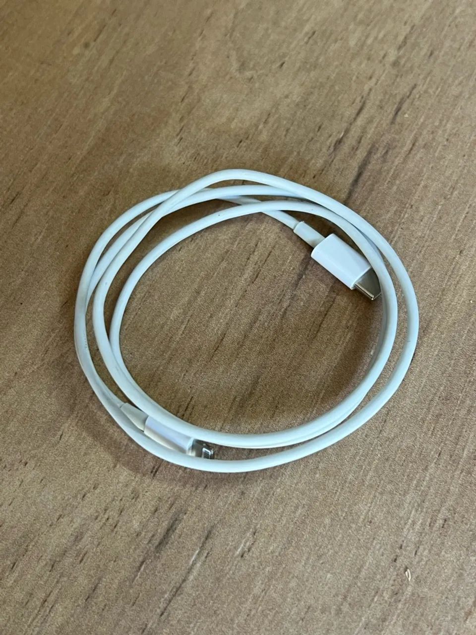 CABO IPHONE SEM USO
