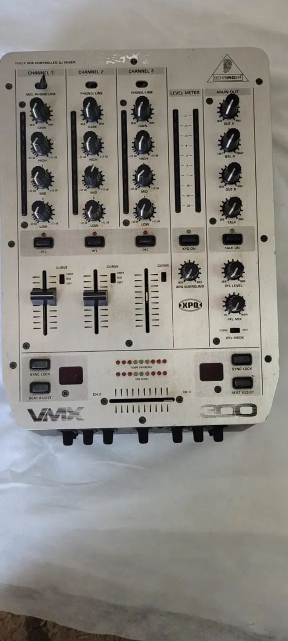 Mixer DJ Behringer VMX 300 - Usado - Equipamentos e Acessórios de