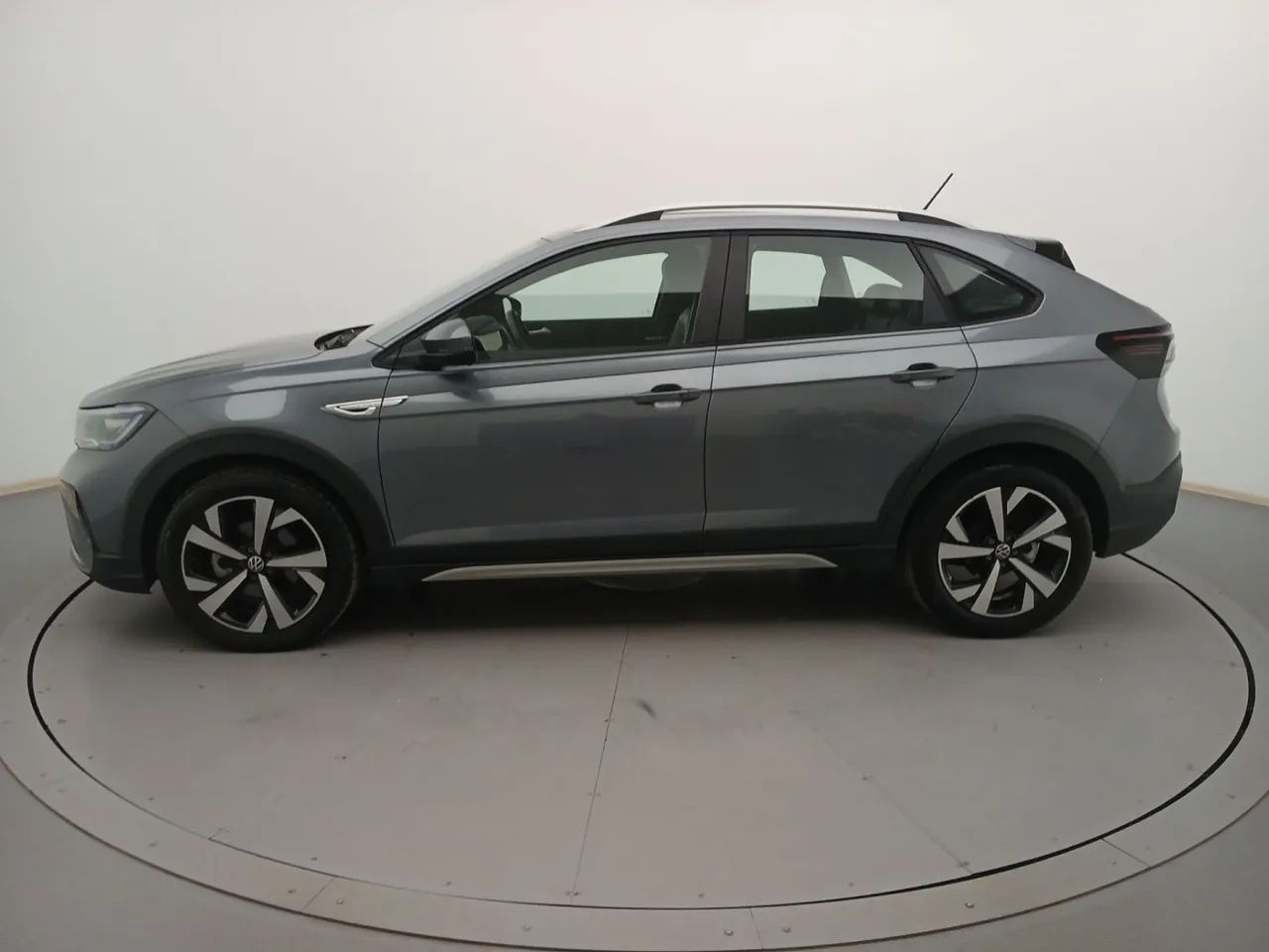 Volkswagen Nivus Highline 1.0 200 TSI Flex Aut., foto 2 de 18