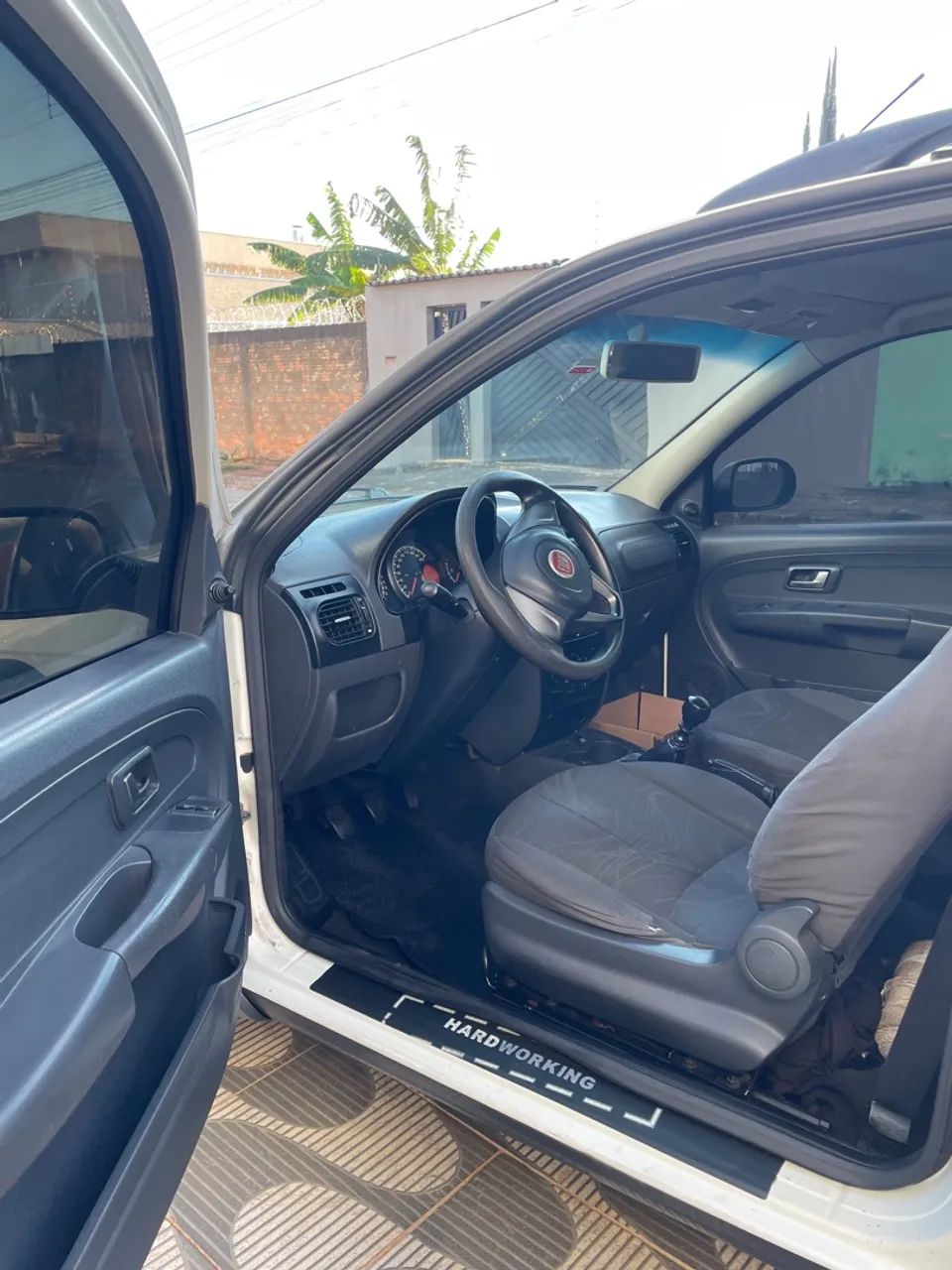 Fiat Strada Working Hard 1.4 Fire Flex 8V CE 2017 - Foto 2