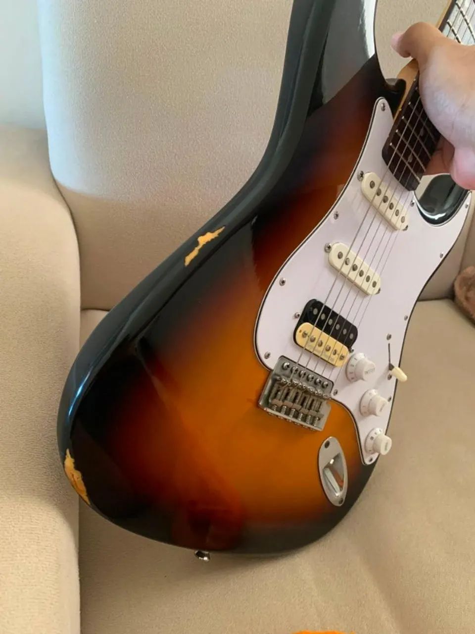 Squier com captação Seymour Duncan e Fender Tex Mex - Foto 2