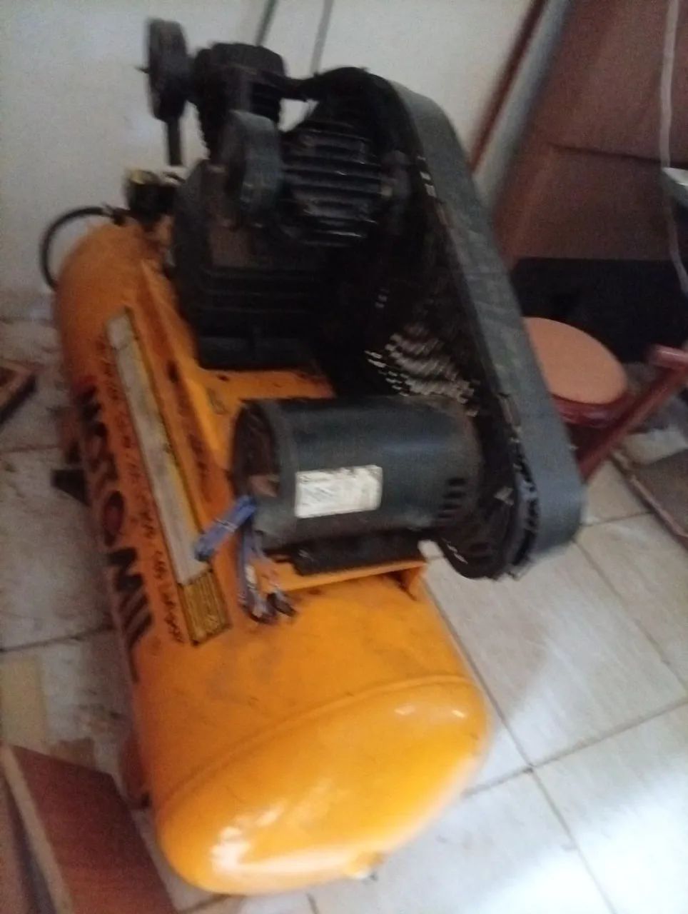 Vendo compressor Motomil de 200 litros  - Foto 5