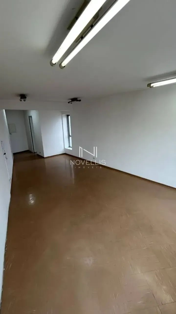 Aluga Sala Comercial - 38m² | 1 Vaga | Edifício Saint James | Centro - São José dos Campos - Foto 2