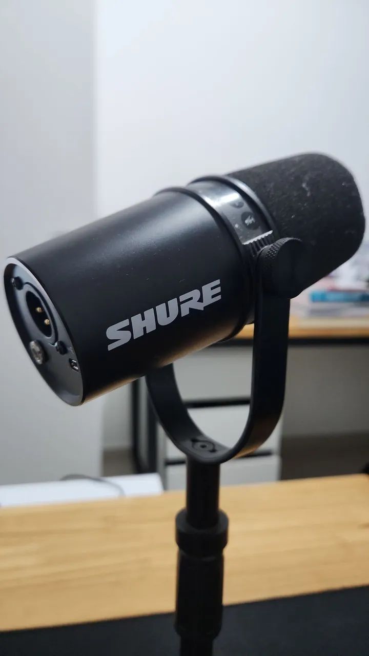 Microfone Shure MV7 em estado de novo! - Foto 3