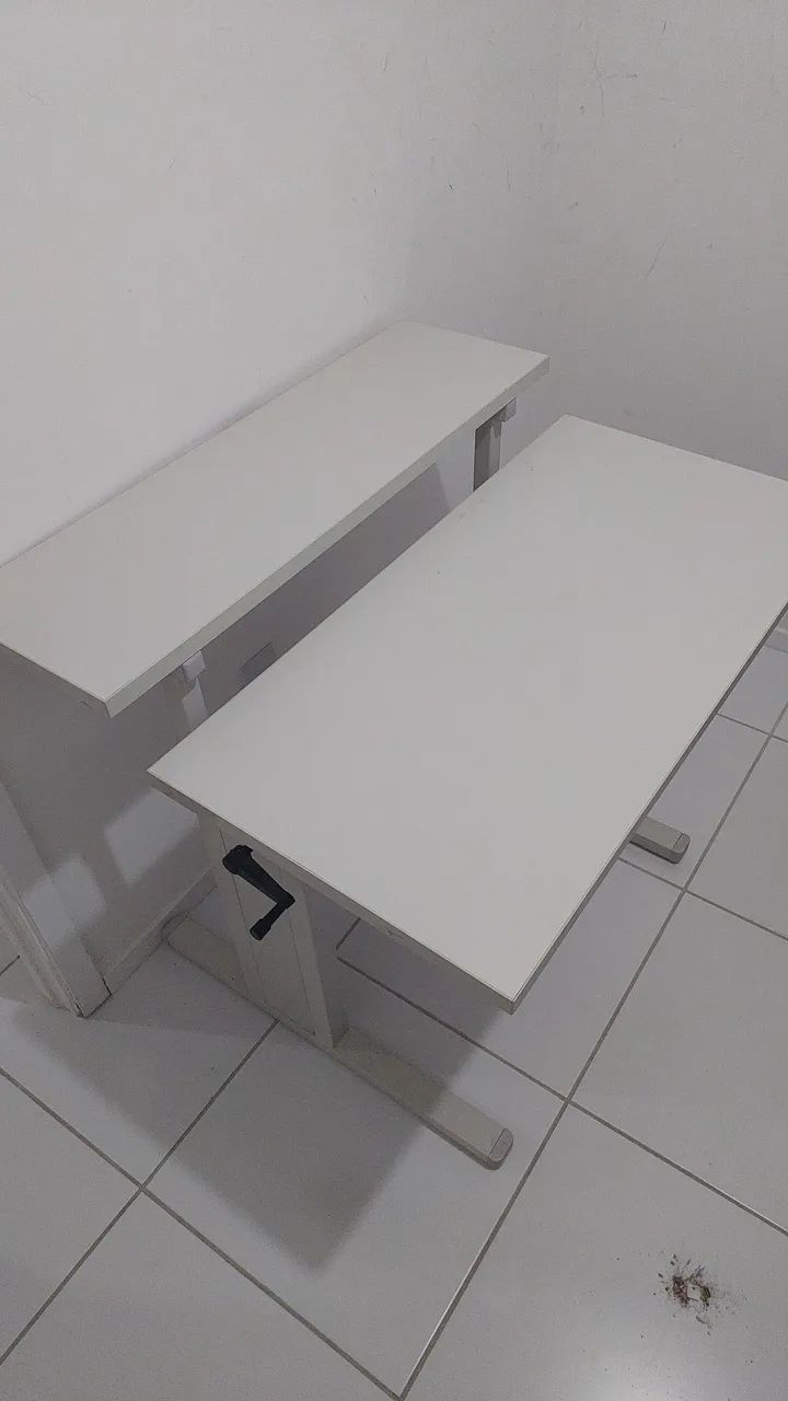 Mesa de escritório para estudo e trabalho. 