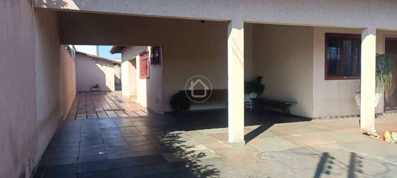 CASA COM 3 QUARTOS EM TERRENO DE 600 M². - Foto 4