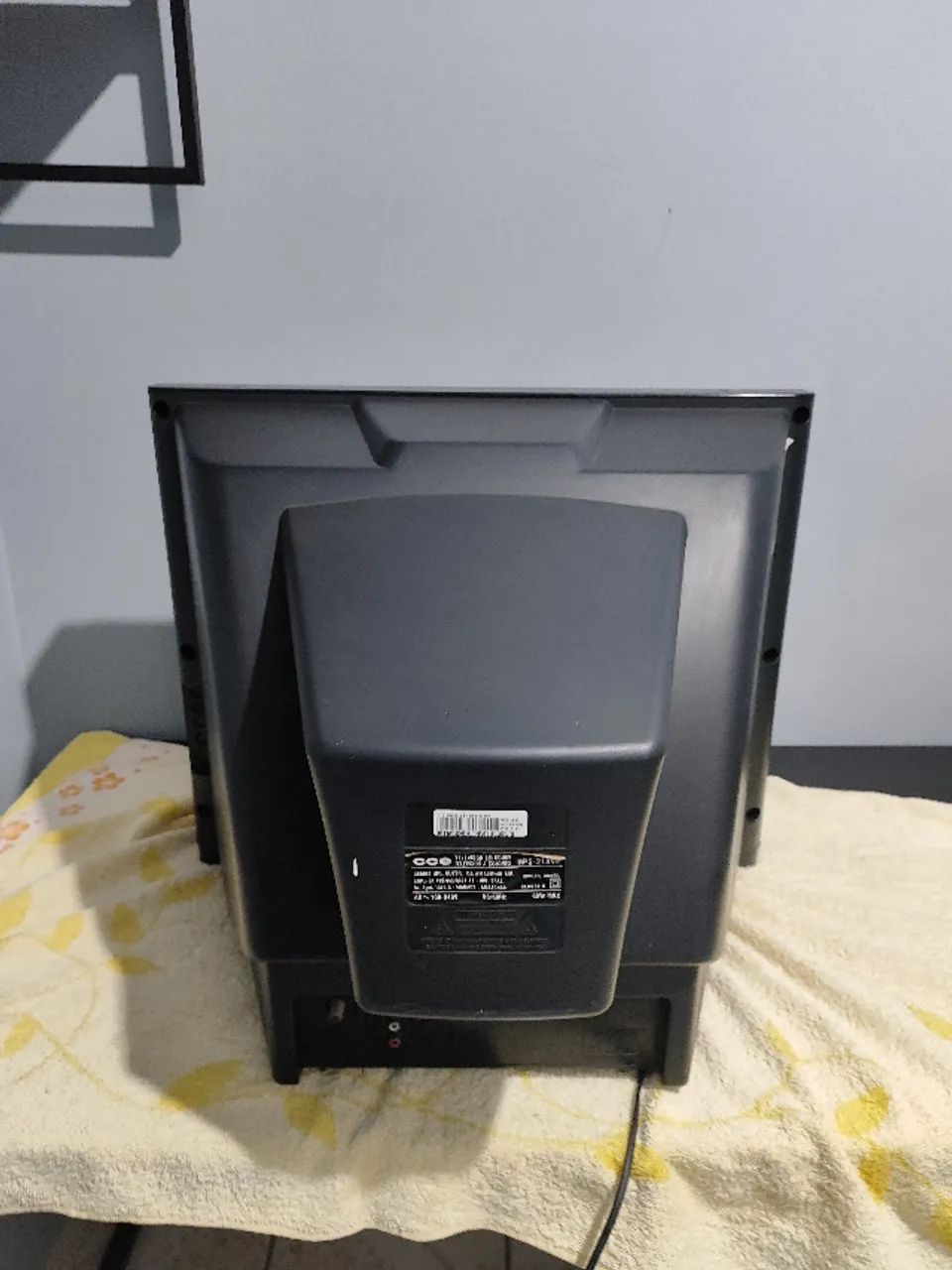 TV CCE 21" HPS 21AVP - Entrada AV - Foto 2