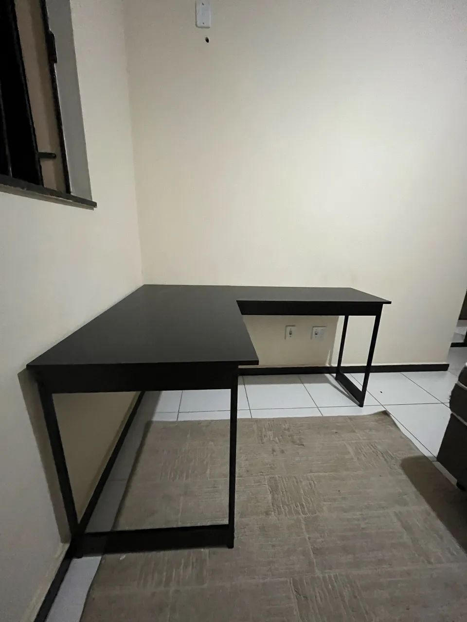 Mesa em L de escritório 
