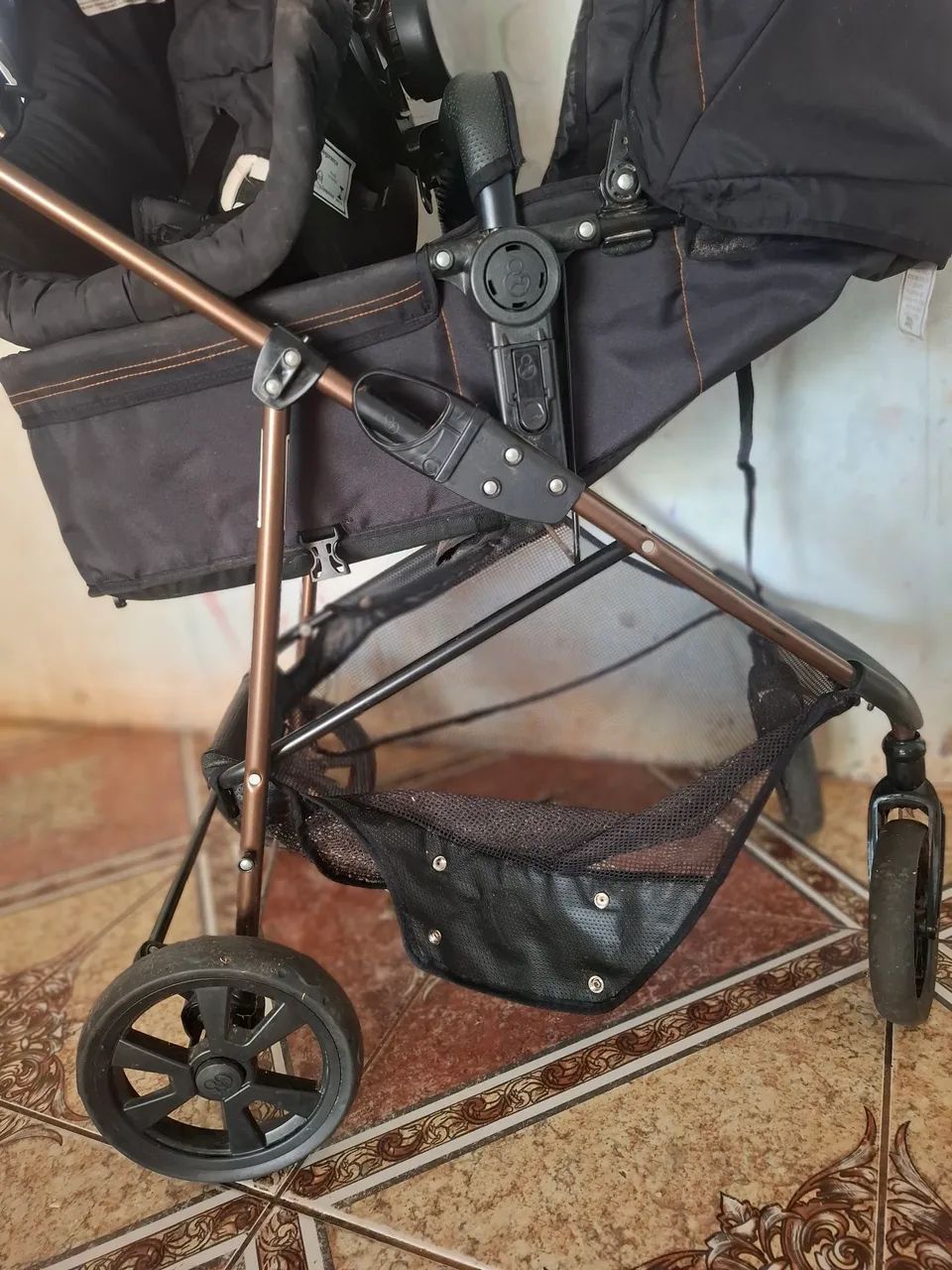 Carrinho de Bebê Galzerano + Bebê Conforto - Preto e Cobre - Foto 3