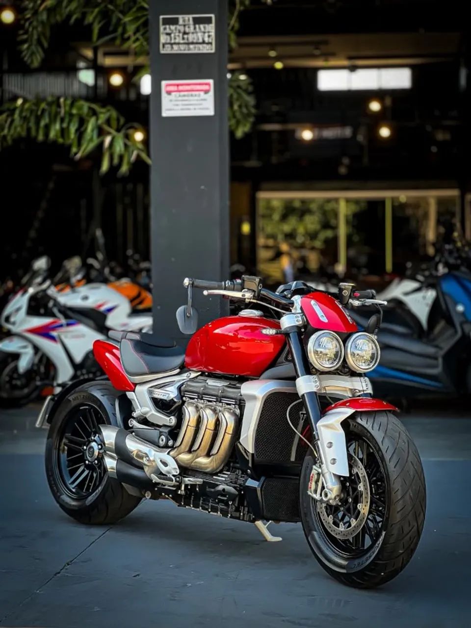 TRIUMPH ROCKET 3 R