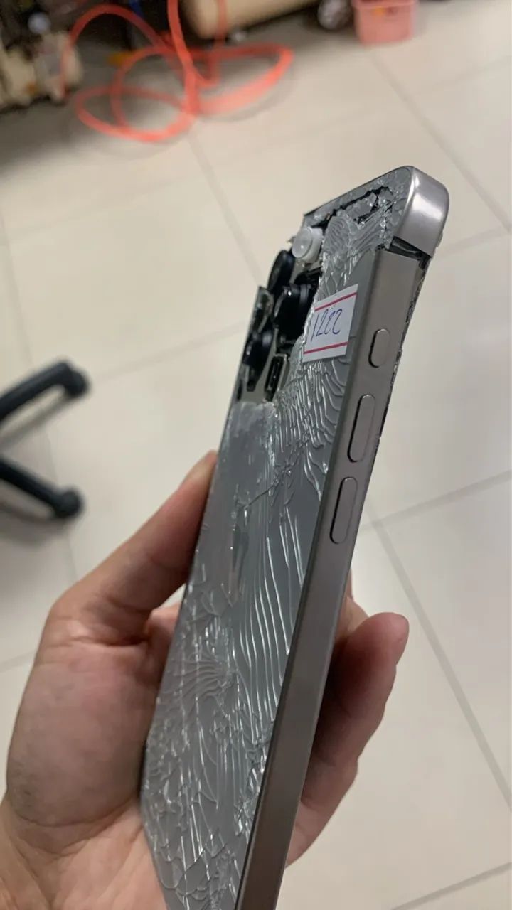 iPhone 15 Pro Max 256GB Titânio Natural Para Reparo - Celulares e