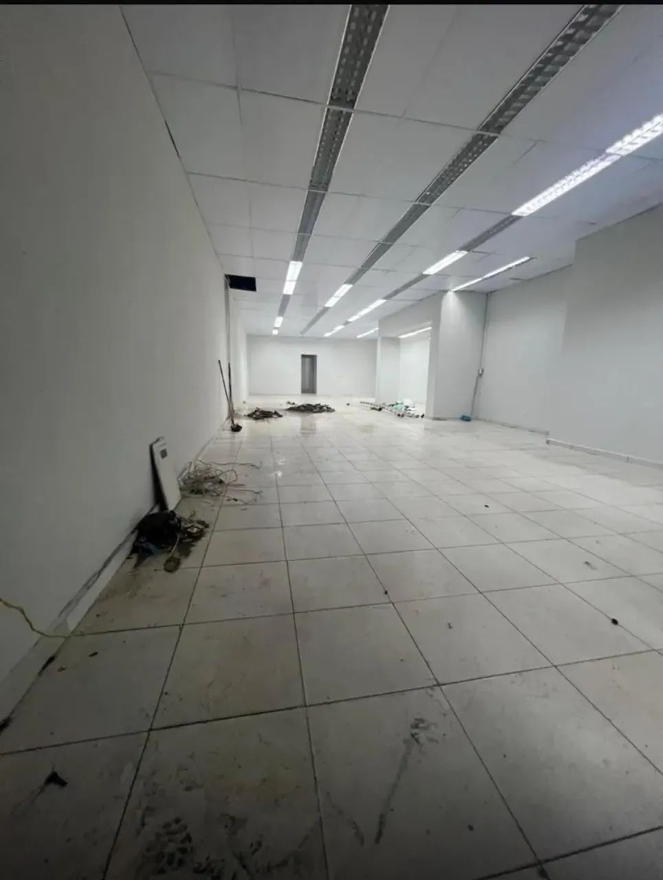 Loja no Calçadão de Bangu com 236m2 - SEM LUVAS ! - Foto 2