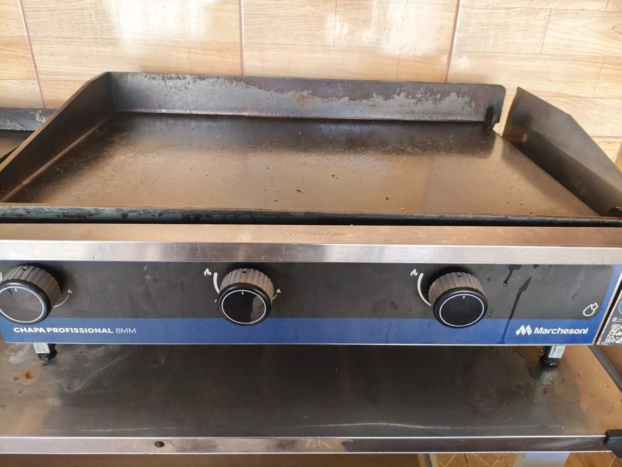 Vende-se mesa de inox e chapas 