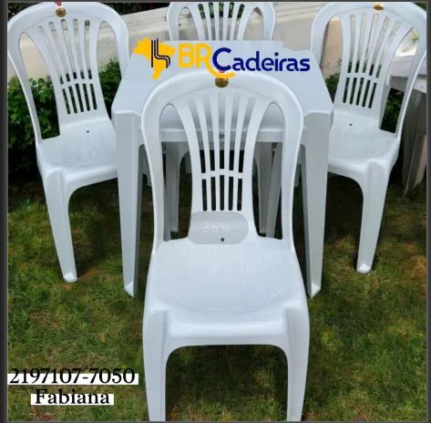 Mesa com cadeiras reforçadas 