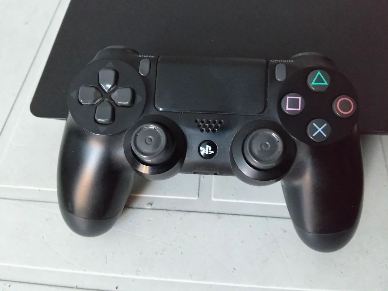 PS4 com controle e jogos - Foto 3