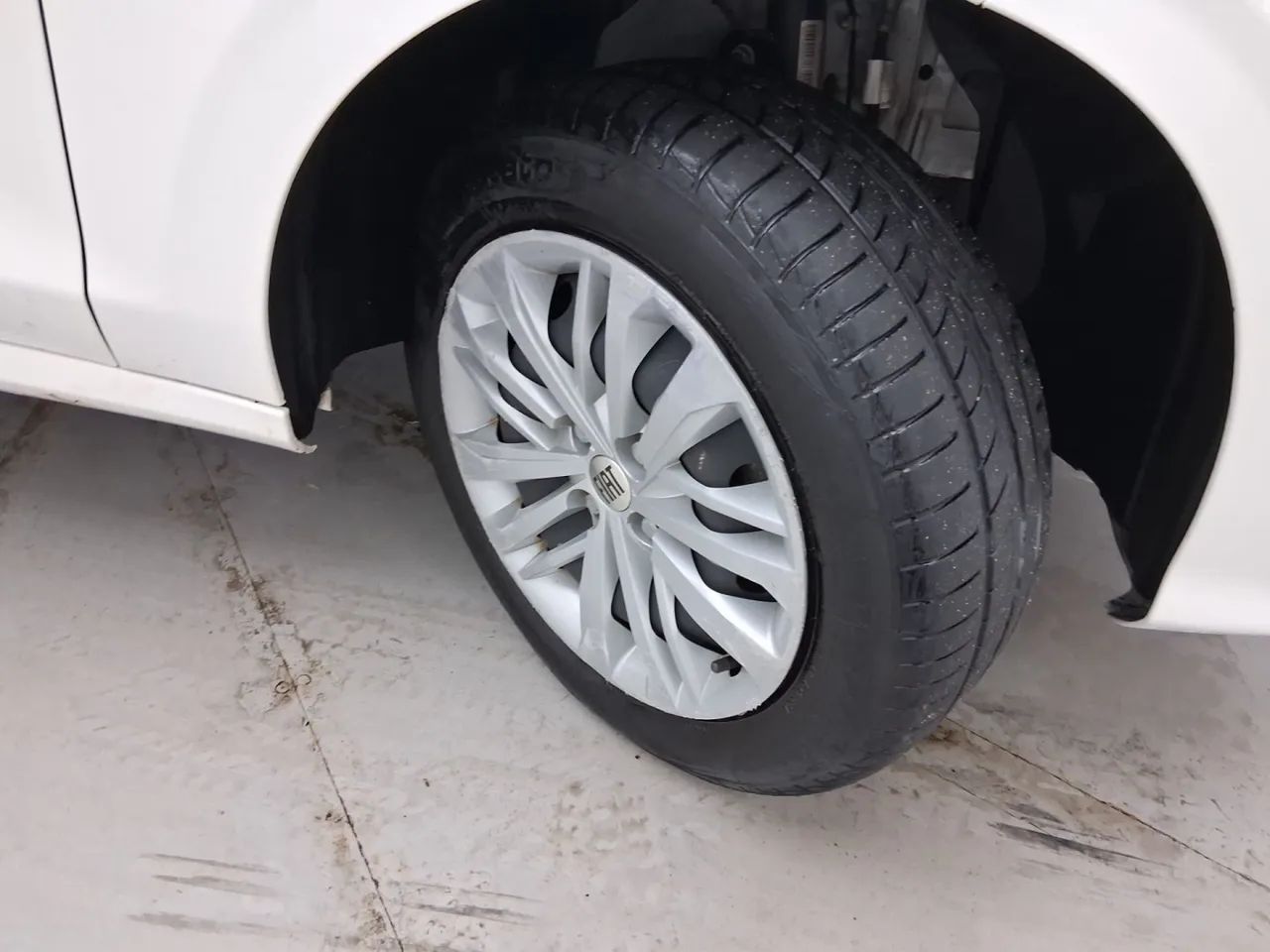 Fiat Cronos 1.0 6V Flex, foto 13 de 18