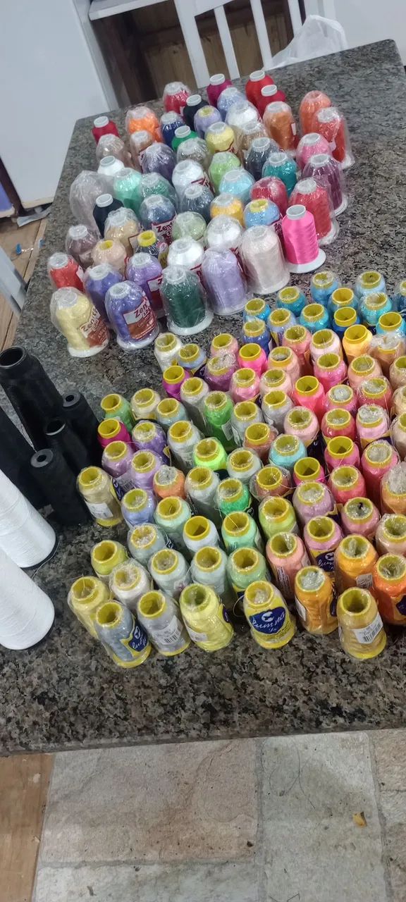 Selling Threads427577244711669764