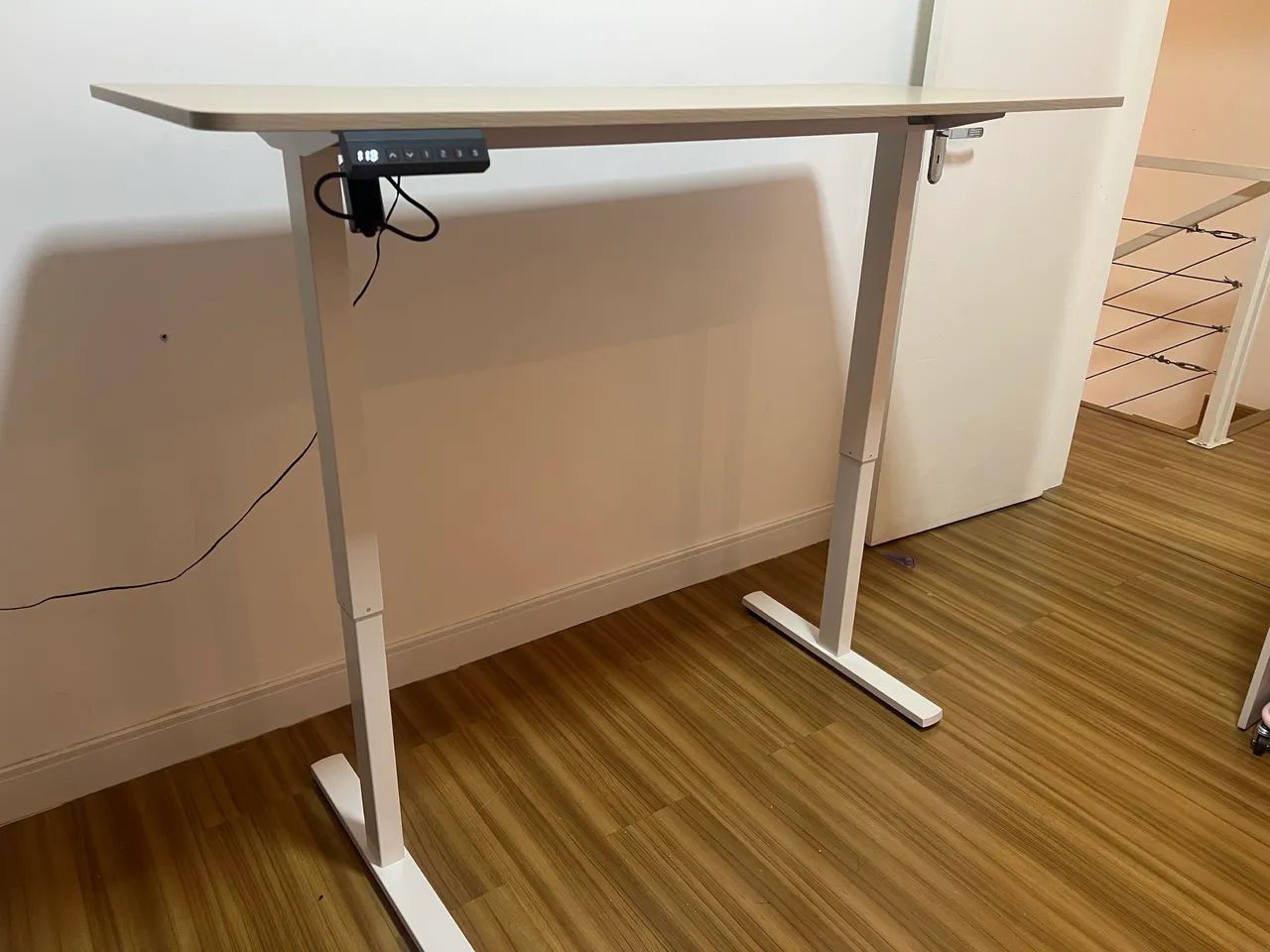 Mesa com regulagem de altura - Foto 3