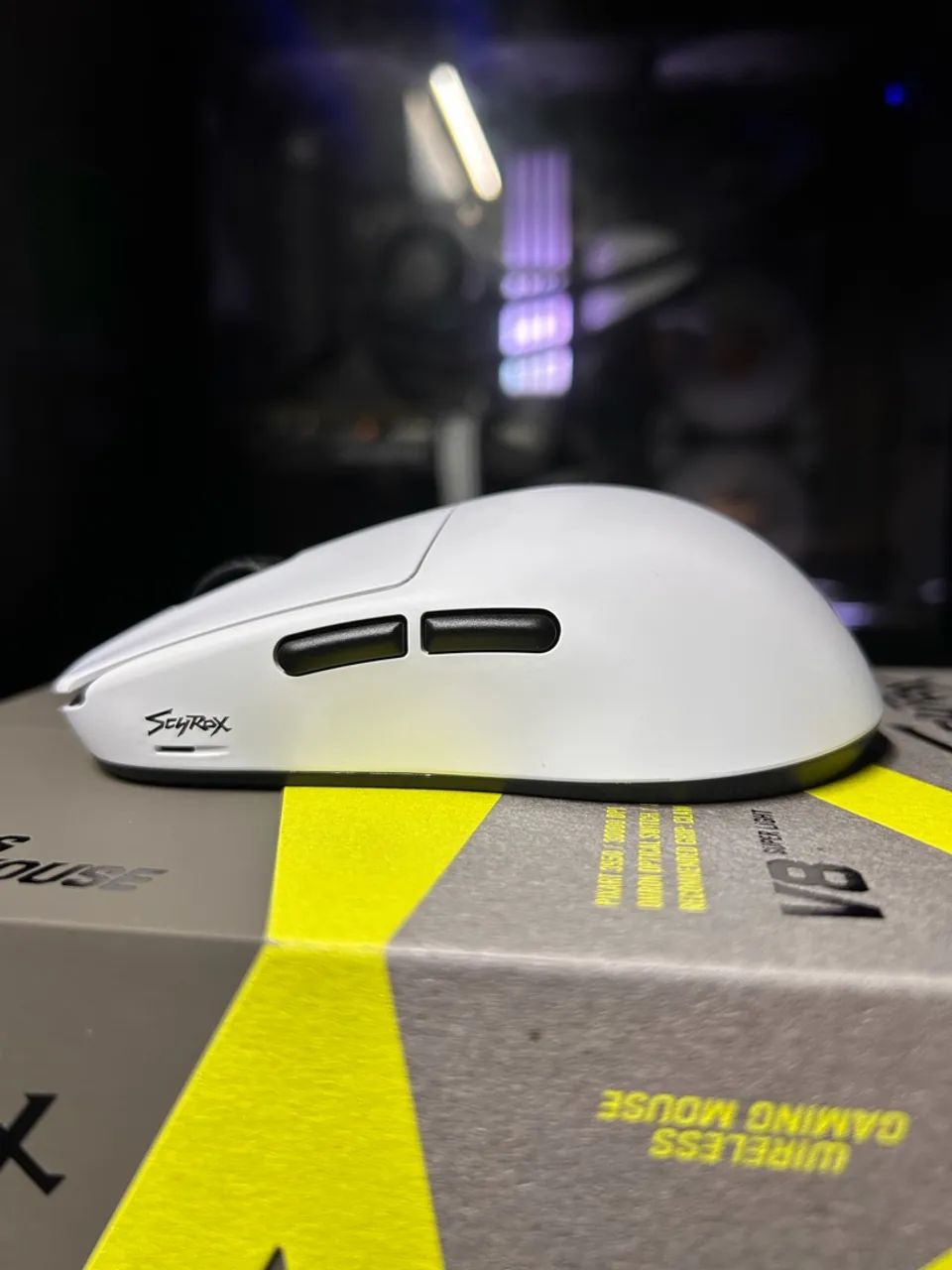 Mouse Scyrox V8 | NOVO + GARANTIA | PAW3950, Omron Optical, 8K